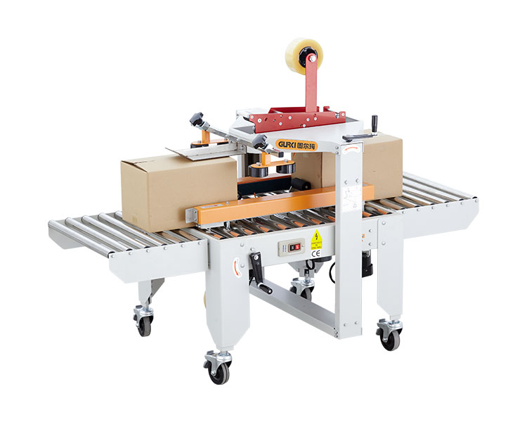 Two sides belt driven carton sealer